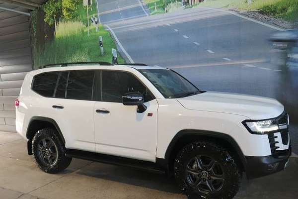 2023 Toyota LANDCRUISER FJA300 GR SPORT