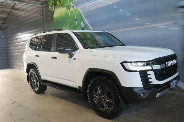2023 Toyota LANDCRUISER FJA300 GR SPORT