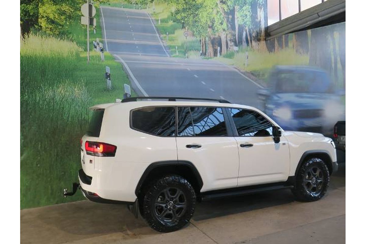 2023 Toyota LANDCRUISER FJA300 GR SPORT