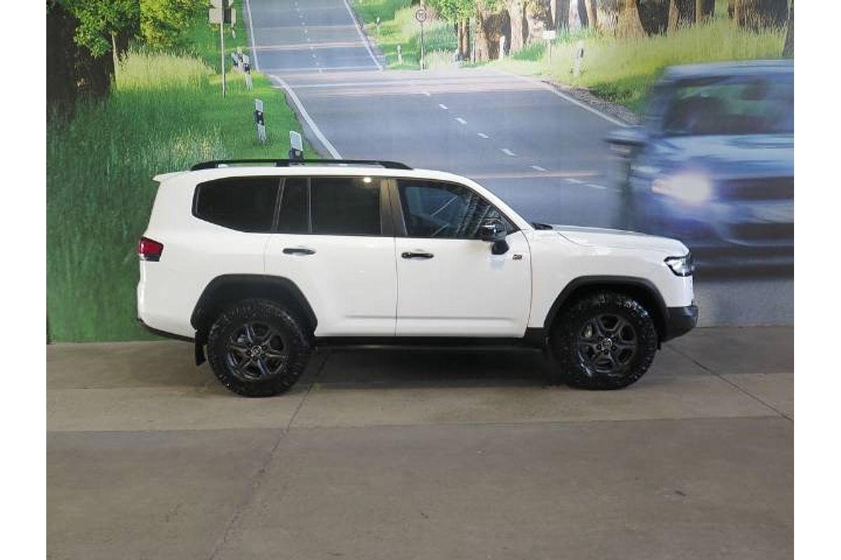 2023 Toyota LANDCRUISER FJA300 GR SPORT
