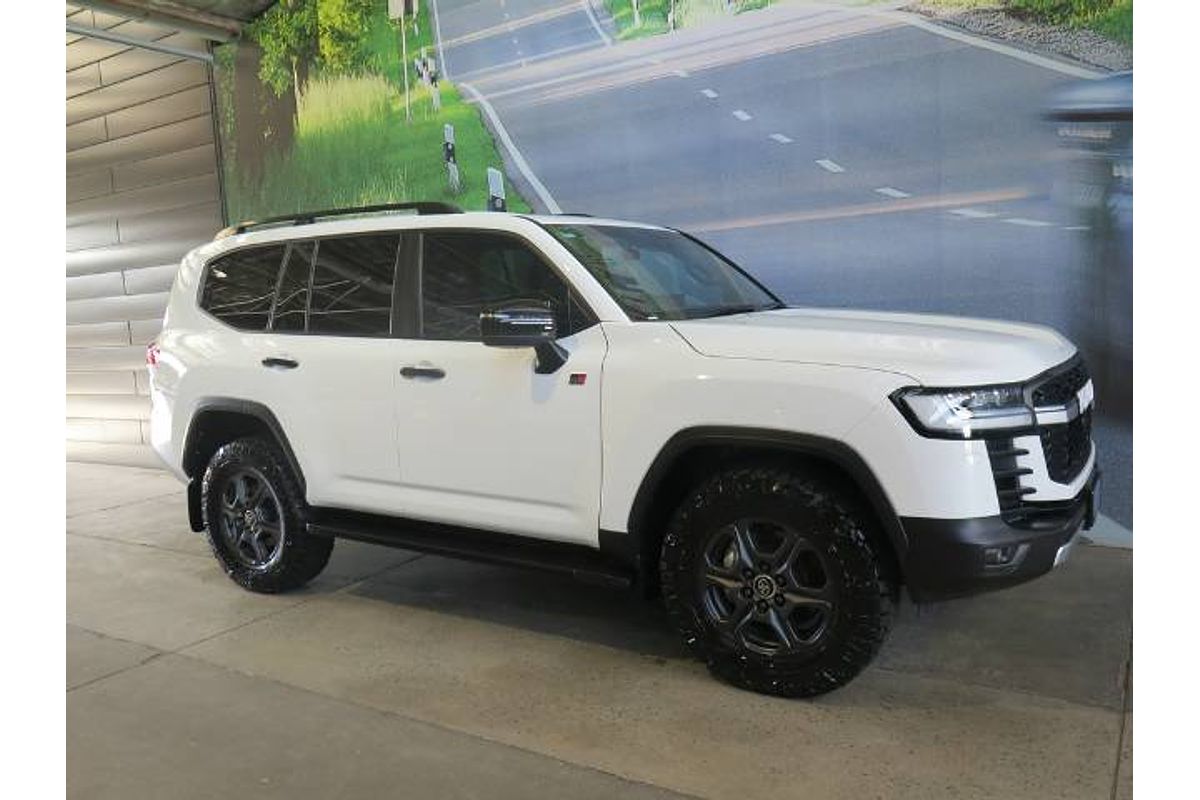 2023 Toyota LANDCRUISER FJA300 GR SPORT