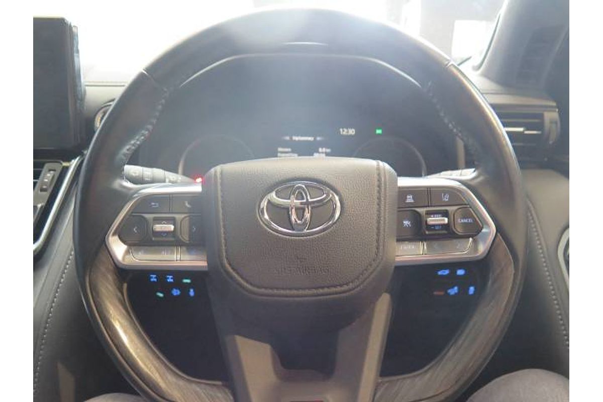 2023 Toyota LANDCRUISER FJA300 GR SPORT