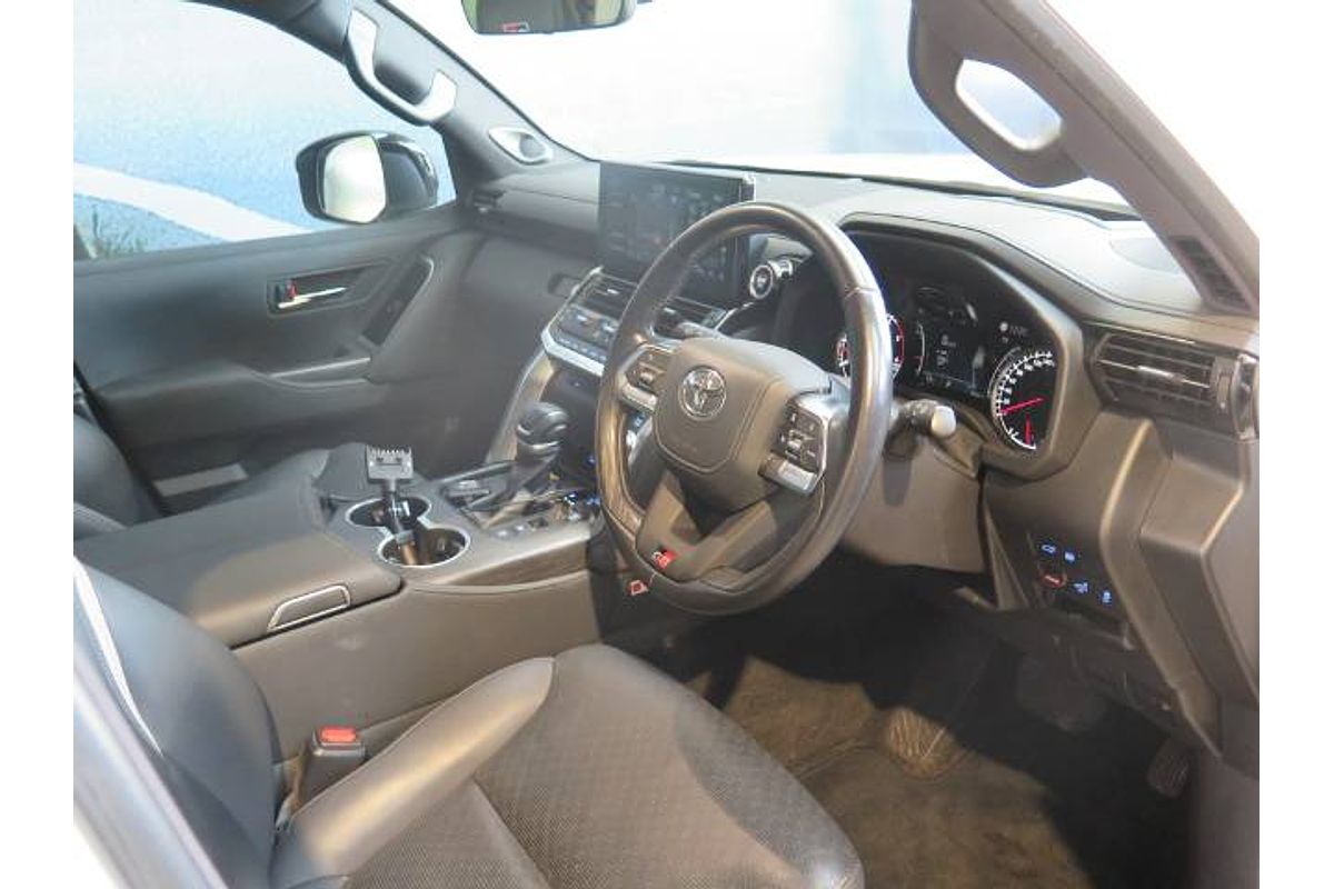 2023 Toyota LANDCRUISER FJA300 GR SPORT