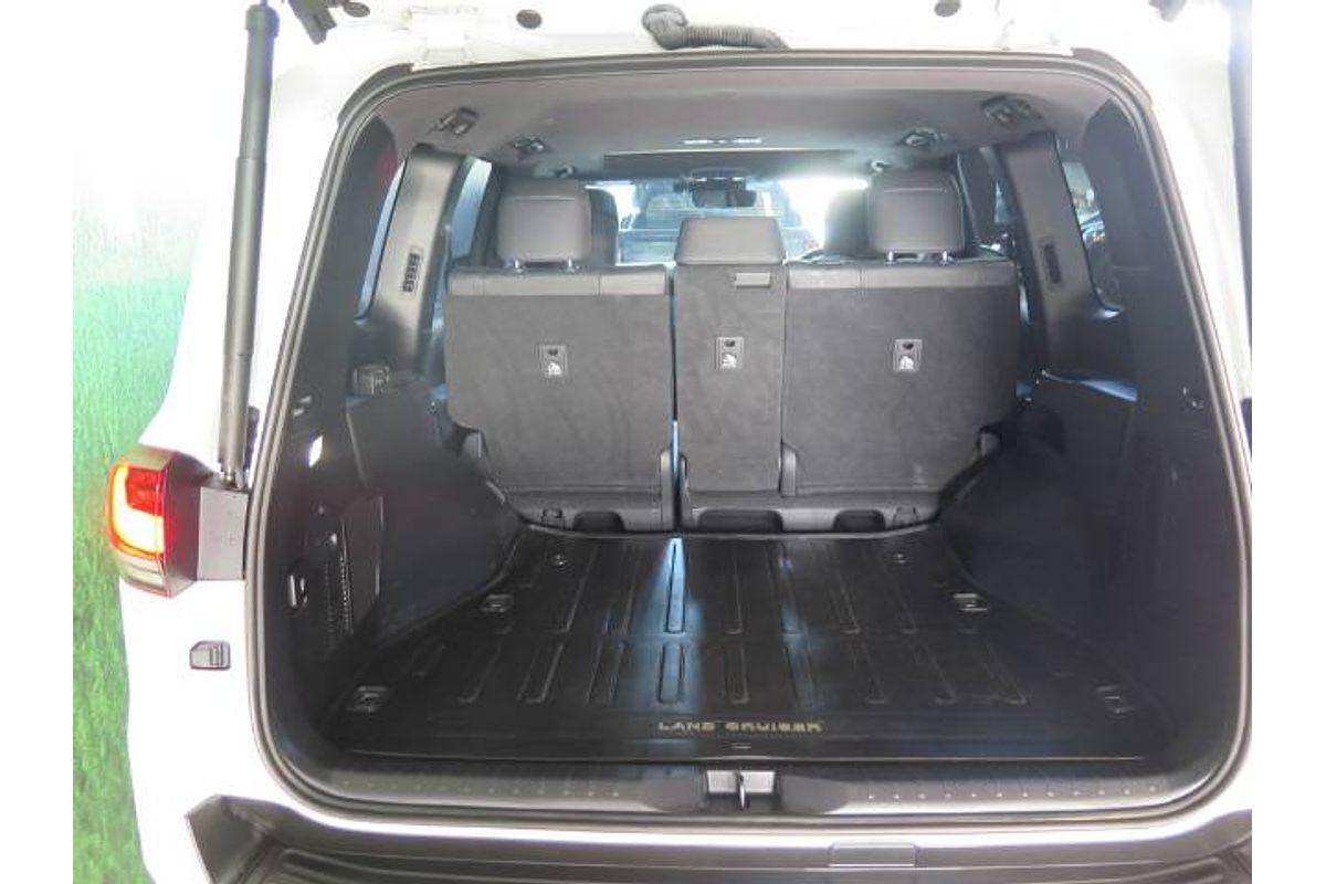 2023 Toyota LANDCRUISER FJA300 GR SPORT