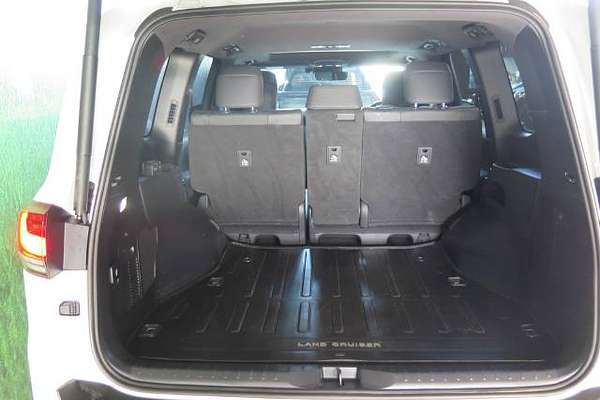 2023 Toyota LANDCRUISER FJA300 GR SPORT