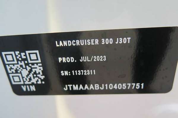 2023 Toyota LANDCRUISER FJA300 GR SPORT