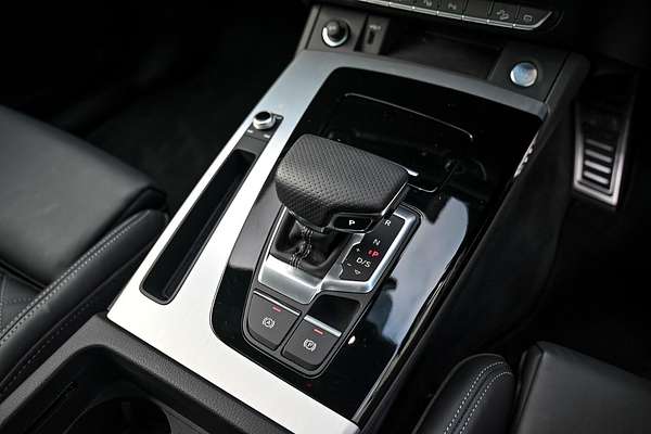 2024 Audi Q5 45 TFSI S line FY