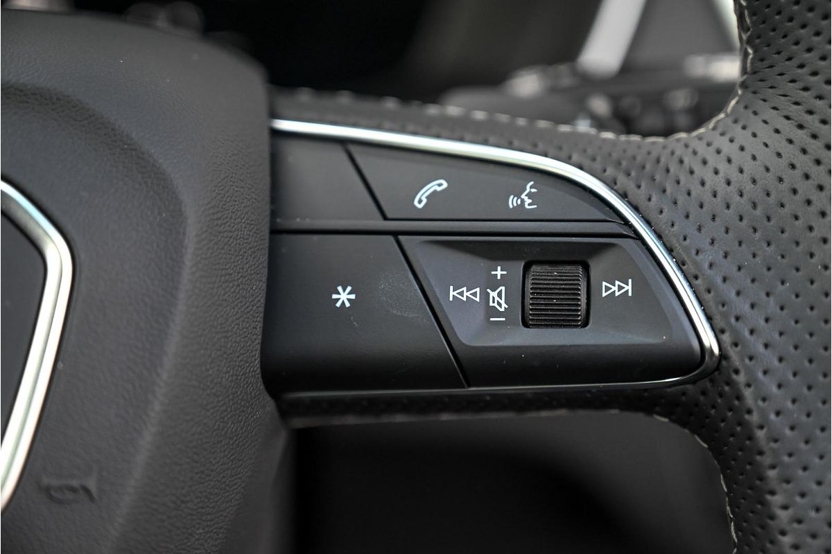 2024 Audi Q5 45 TFSI S line FY