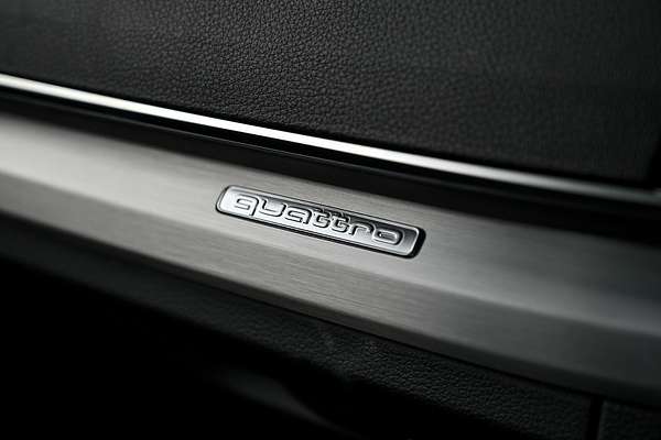 2024 Audi Q5 45 TFSI S line FY