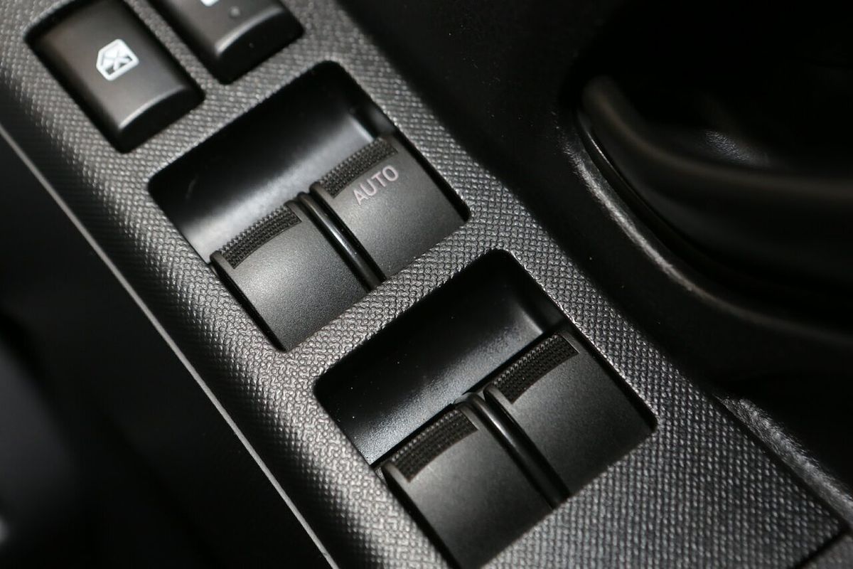 2018 Isuzu D-MAX SX High Ride Rear Wheel Drive
