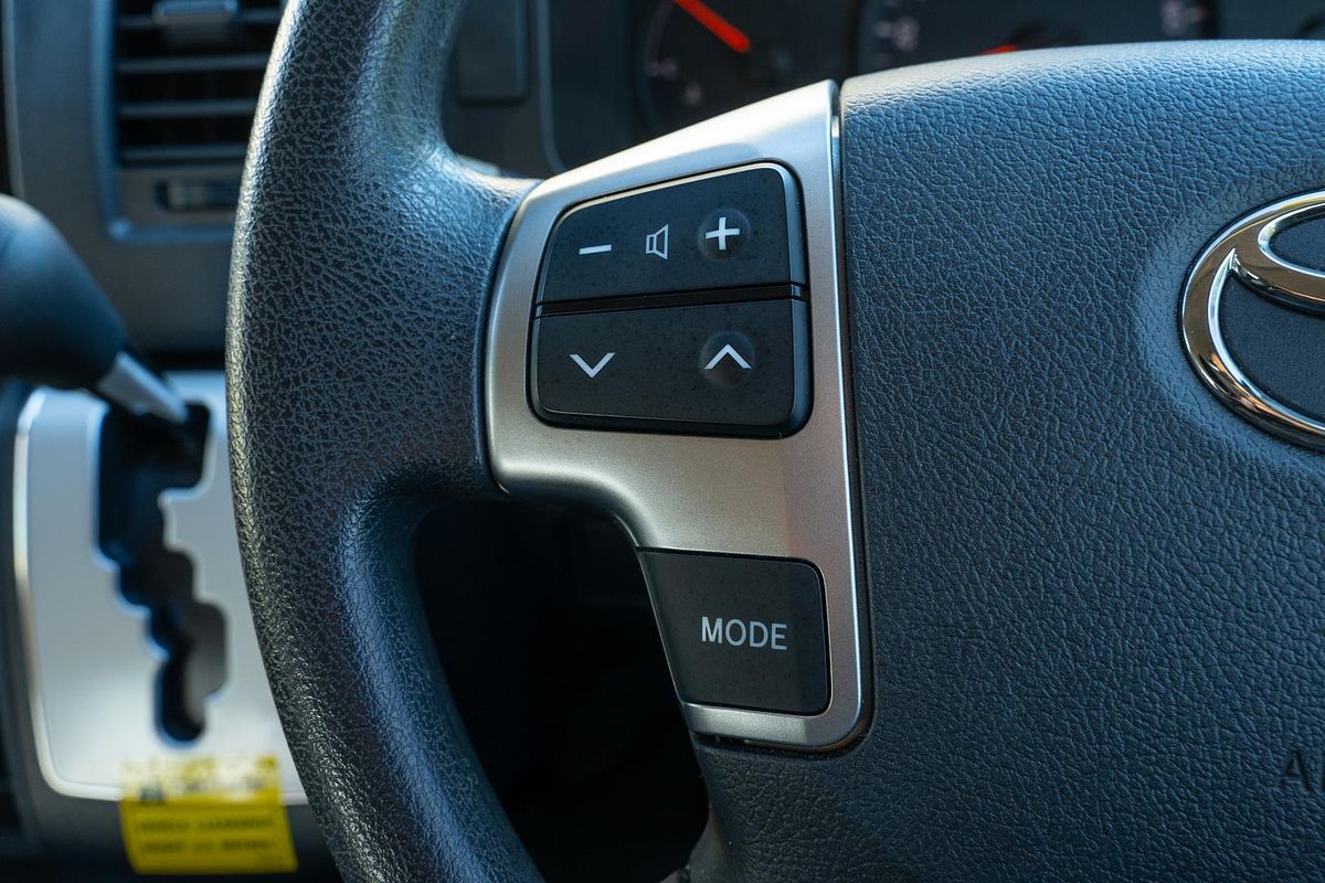 2017 Toyota Hiace Commuter KDH223R