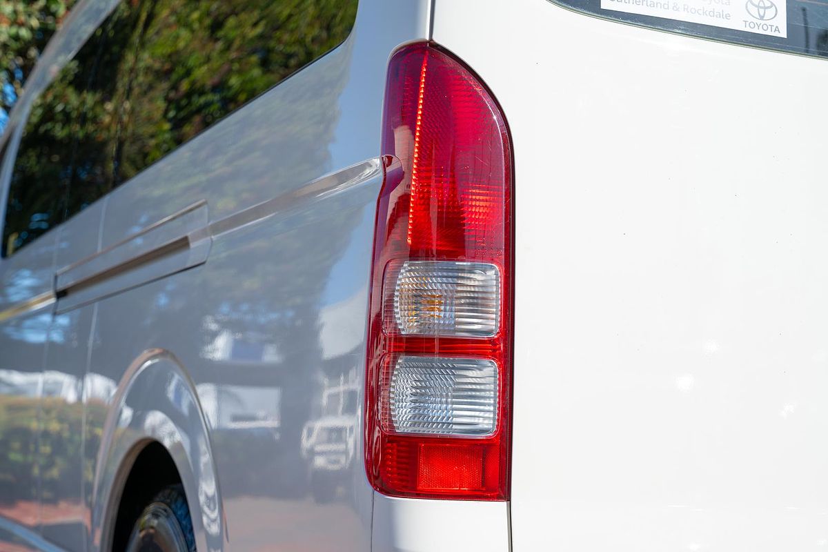 2017 Toyota Hiace Commuter KDH223R