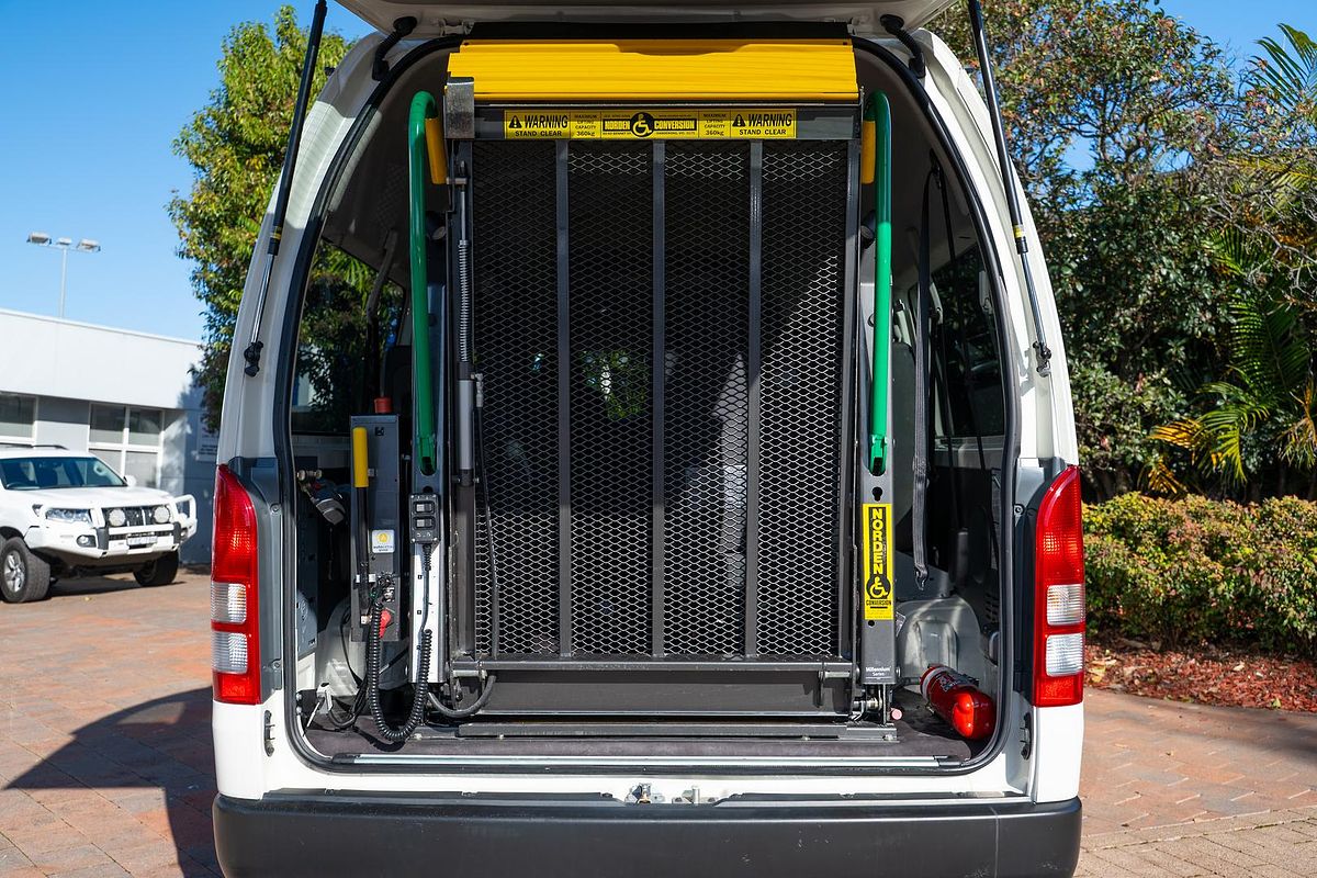 2017 Toyota Hiace Commuter KDH223R