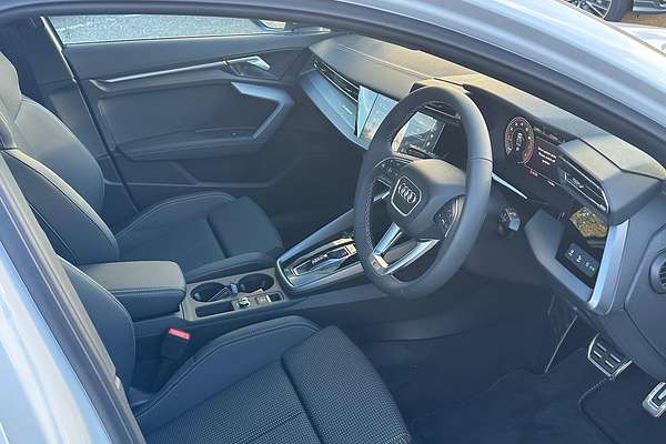2025 Audi A3 35 TFSI S line GY