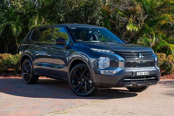 2025 Mitsubishi Outlander Black Edition ZM