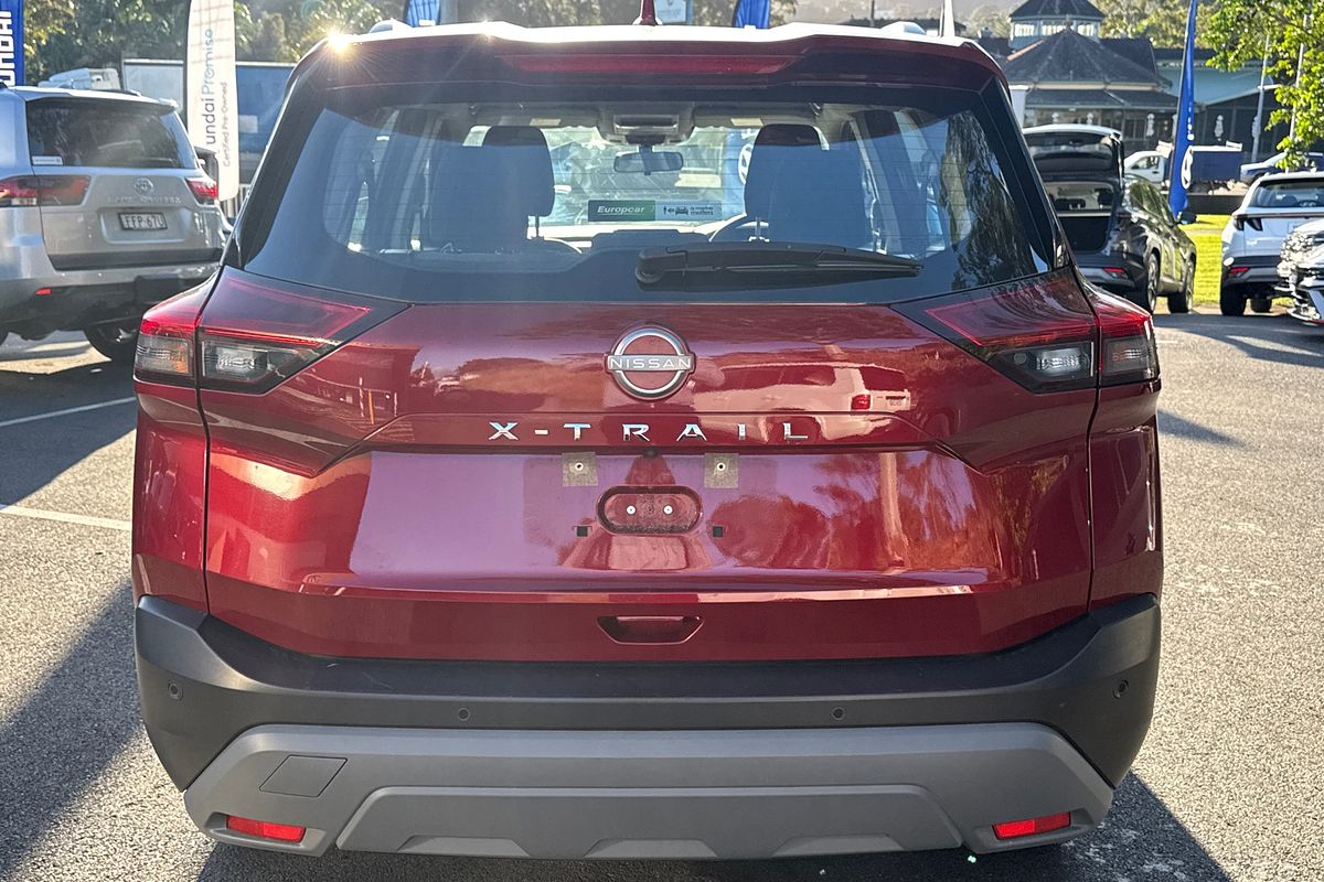 2024 Nissan X-TRAIL ST T33