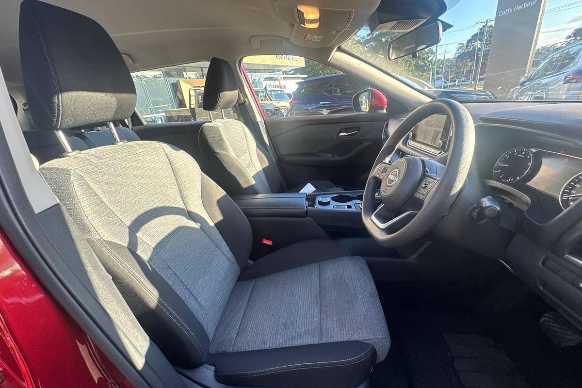 2024 Nissan X-TRAIL ST T33
