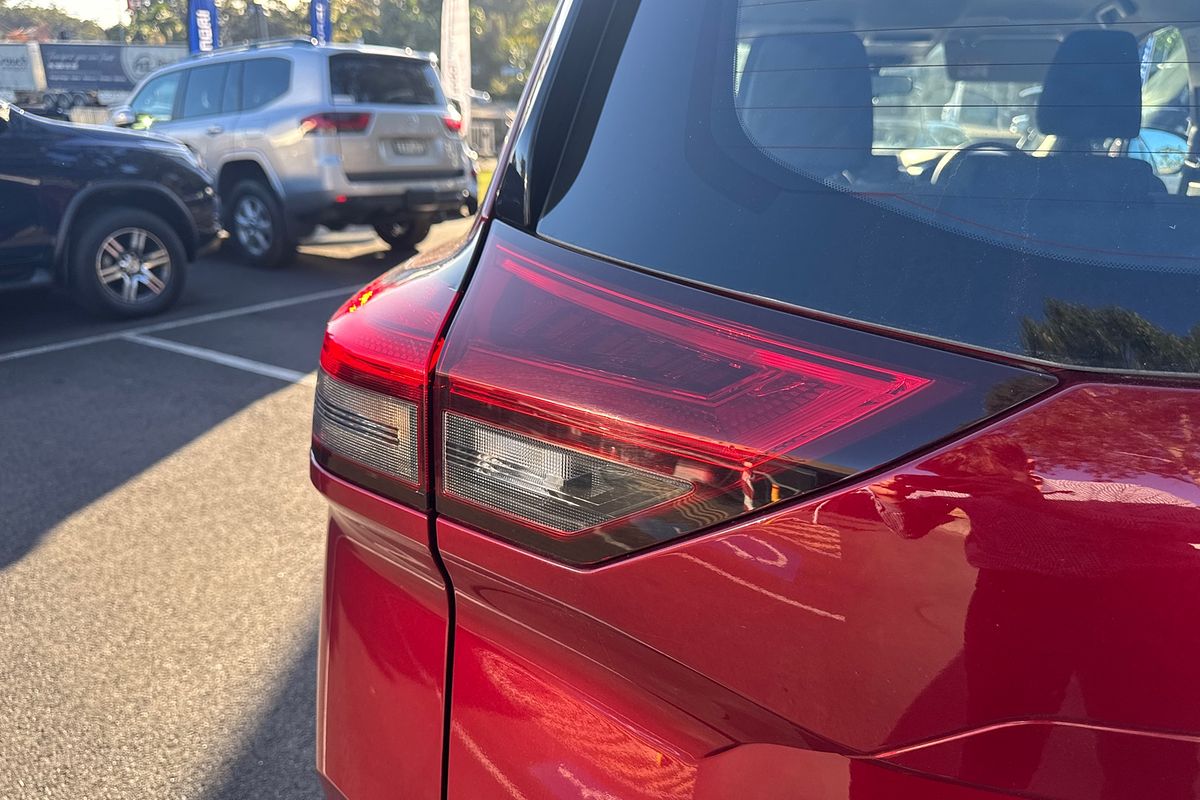 2024 Nissan X-TRAIL ST T33