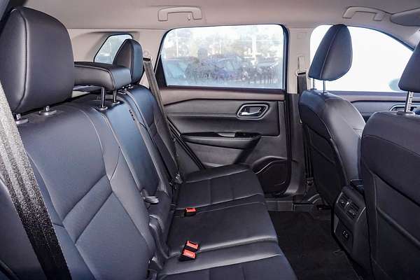 2024 Nissan X-TRAIL ST-L T33