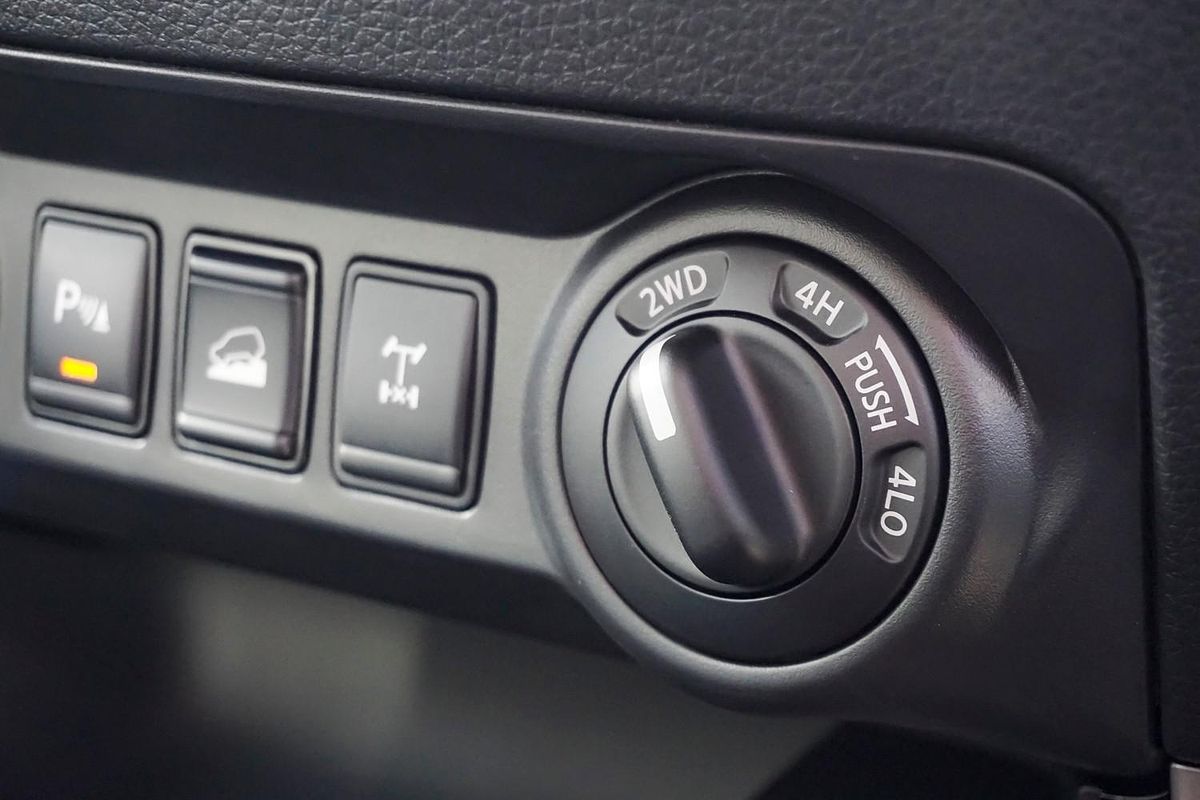 2024 Nissan Navara ST-X D23 4X4