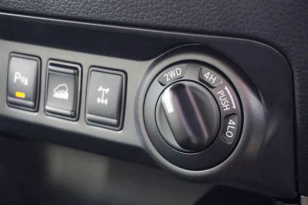 2024 Nissan Navara ST-X D23 4X4