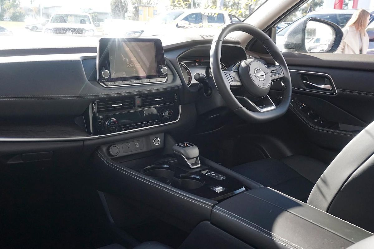 2023 Nissan X-TRAIL ST-L T33