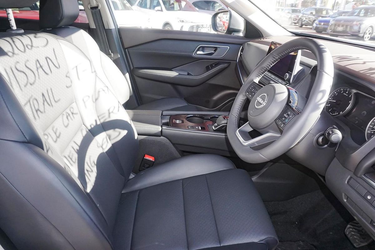 2023 Nissan X-TRAIL ST-L T33