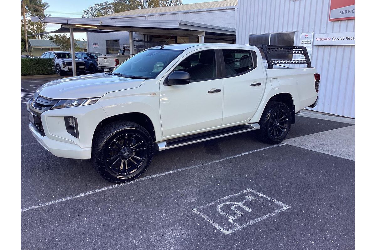 2020 Mitsubishi Triton GLX ADAS MR 4X4