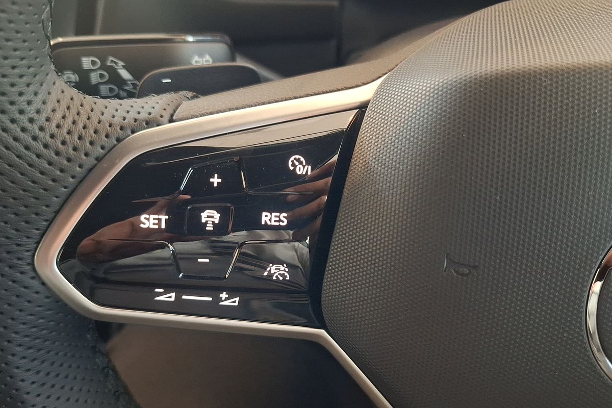 2024 Volkswagen Tiguan Wolfsburg Edition Allspace 5N