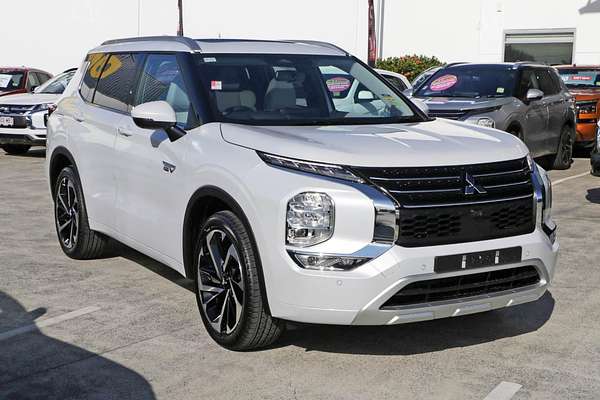 2025 Mitsubishi Outlander PHEV Exceed ZM