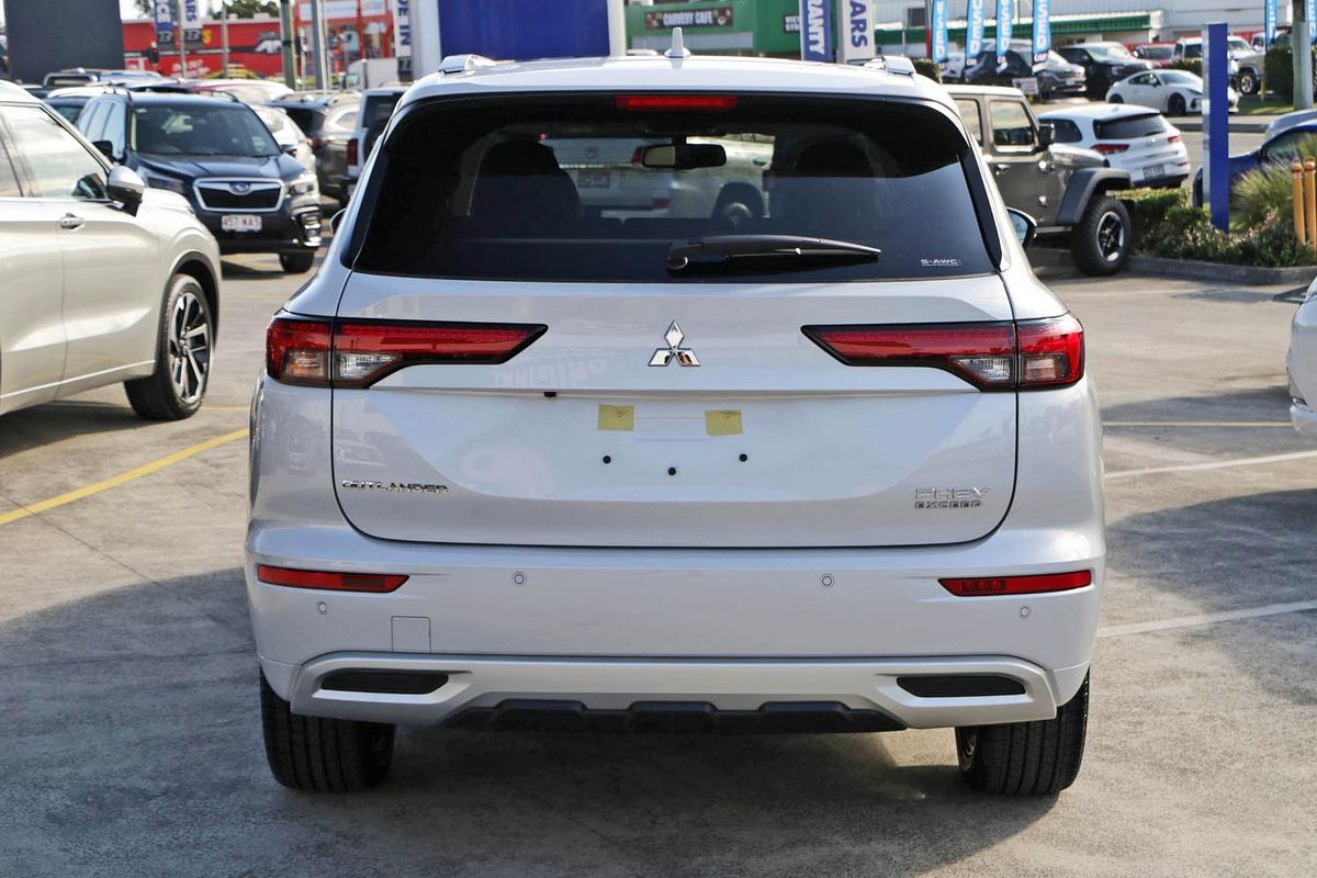 2025 Mitsubishi Outlander PHEV Exceed ZM