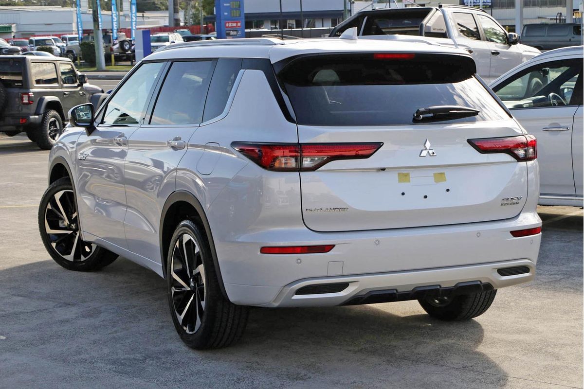 2025 Mitsubishi Outlander PHEV Exceed ZM