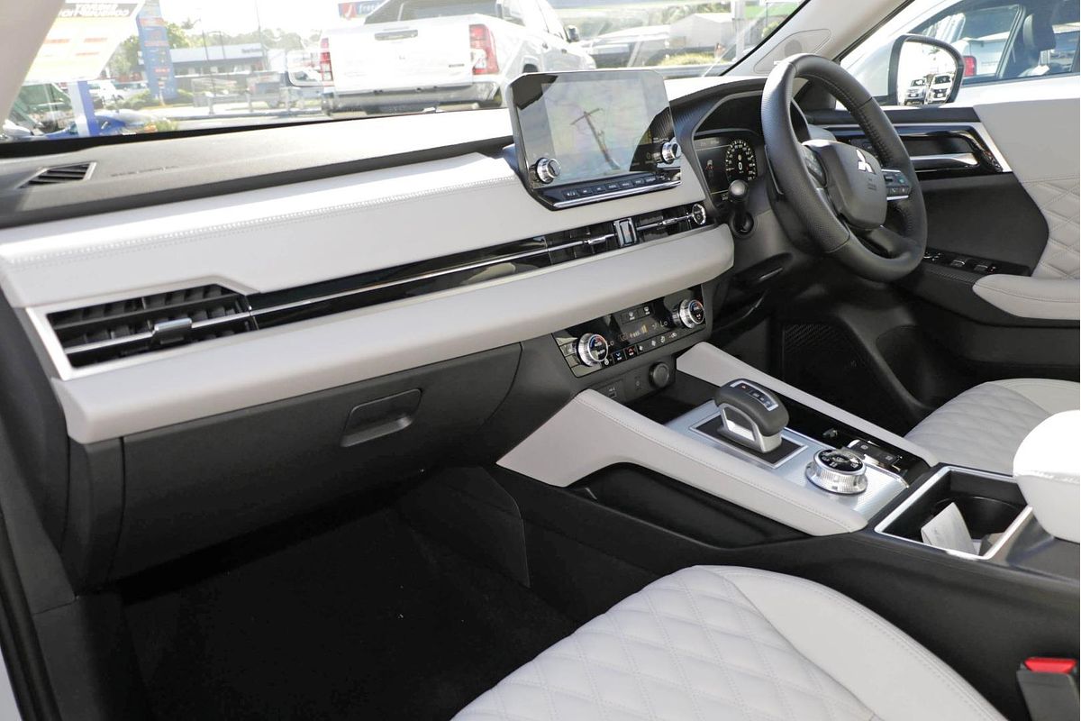 2025 Mitsubishi Outlander PHEV Exceed ZM