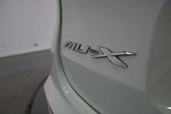 2023 Isuzu MU-X LS-T