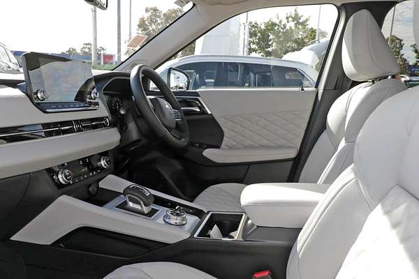2025 Mitsubishi Outlander PHEV Exceed ZM