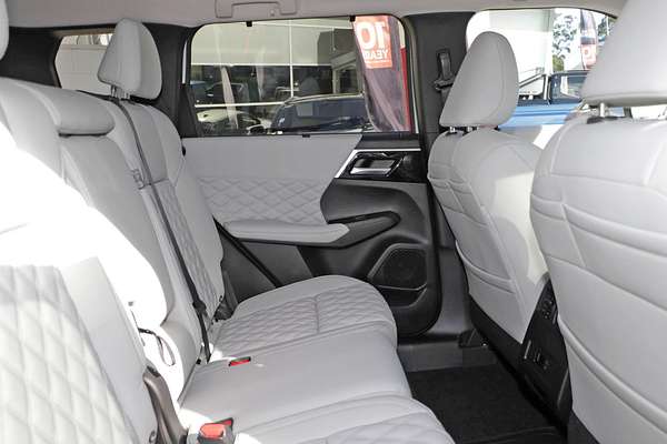 2025 Mitsubishi Outlander PHEV Exceed ZM