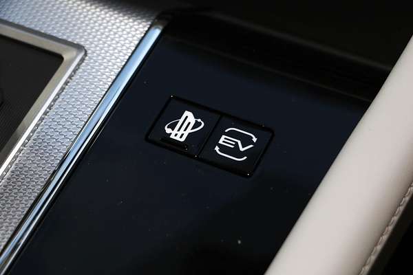 2025 Mitsubishi Outlander PHEV Exceed ZM