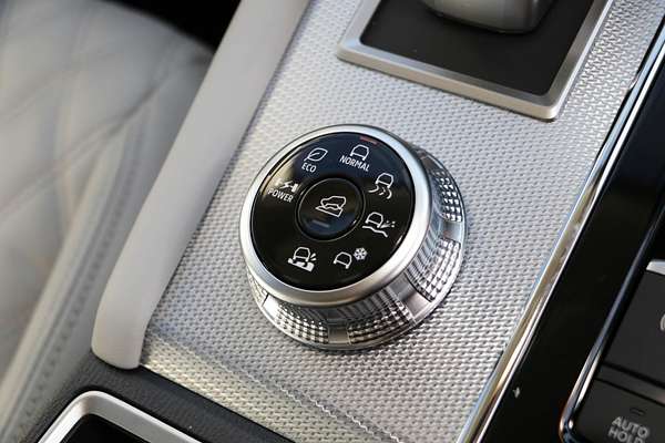 2025 Mitsubishi Outlander PHEV Exceed ZM