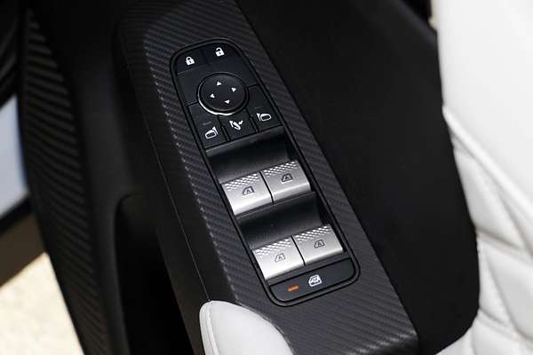 2025 Mitsubishi Outlander PHEV Exceed ZM