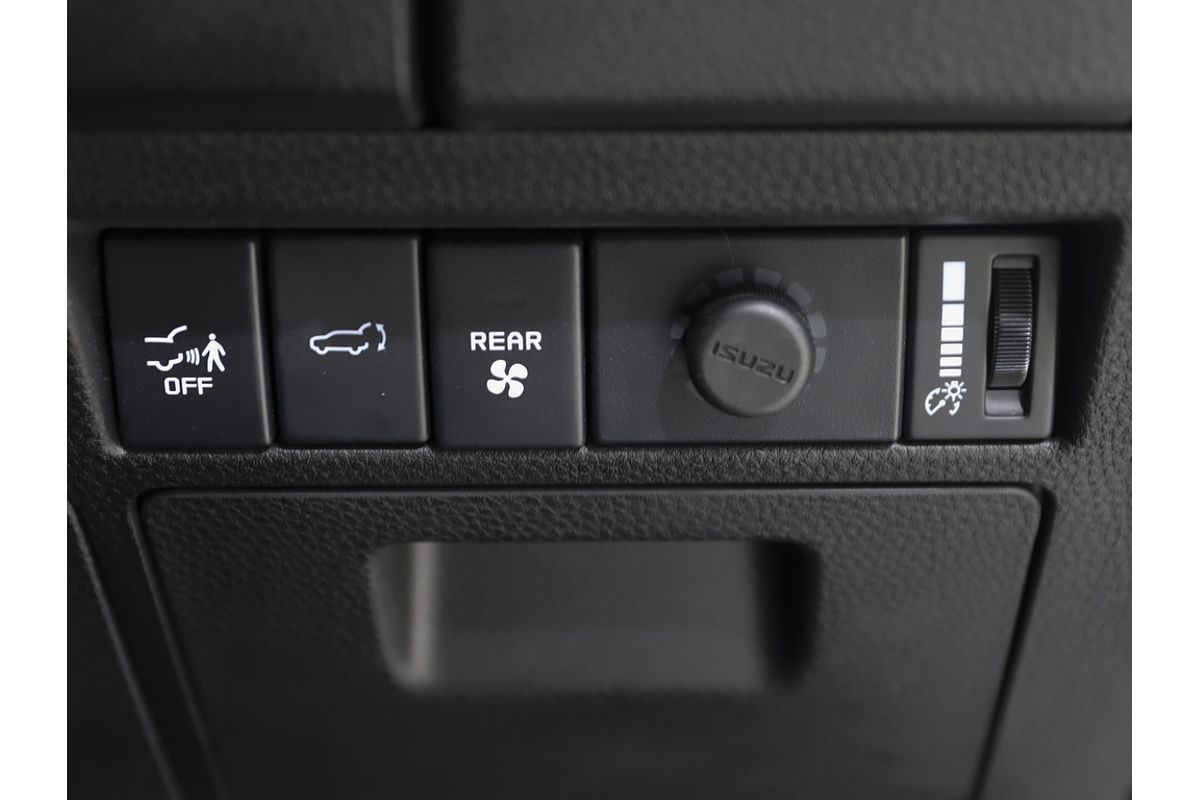 2024 Isuzu MU-X LS-T