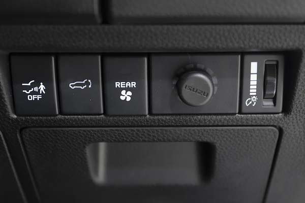 2024 Isuzu MU-X LS-T