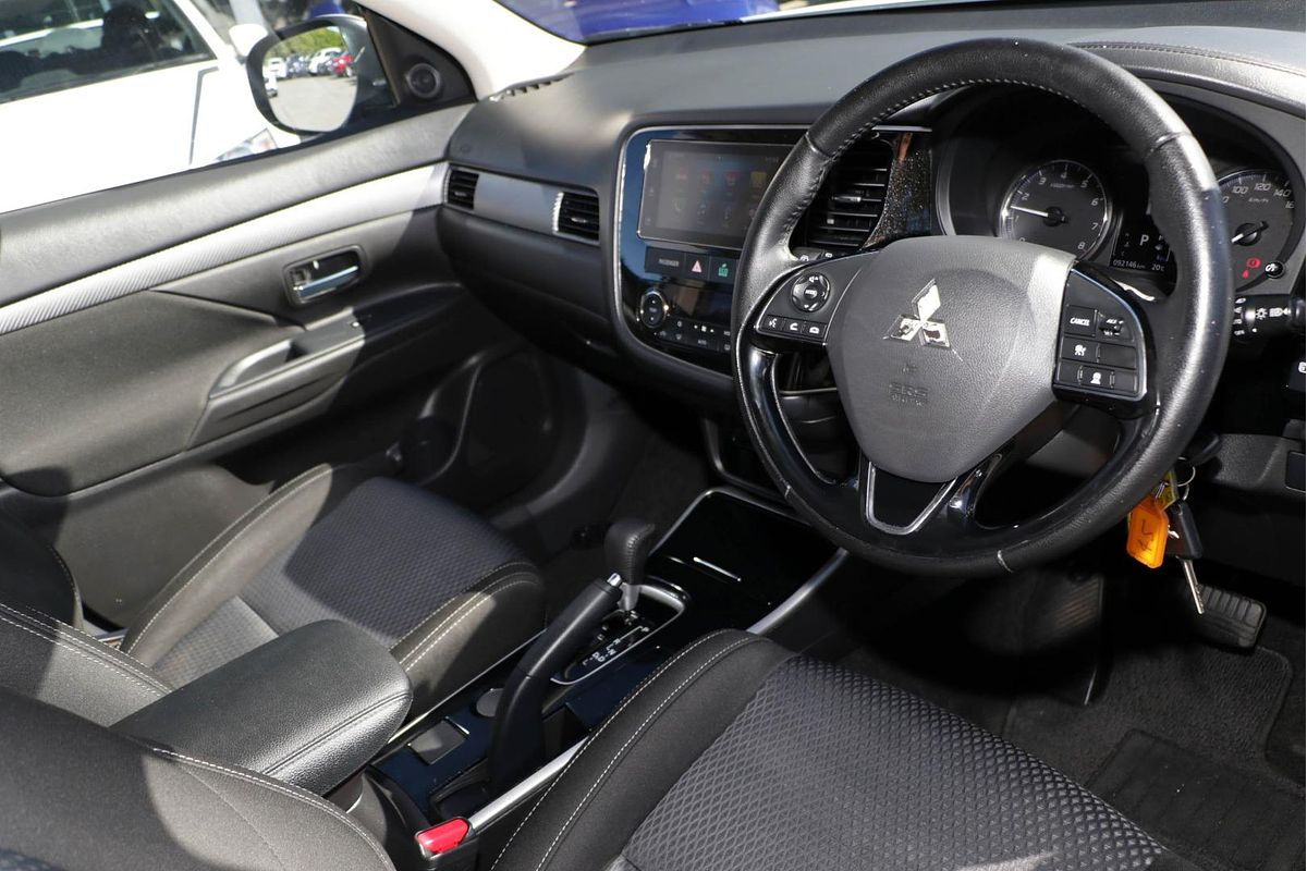 2016 Mitsubishi Outlander LS Safety Pack ZK