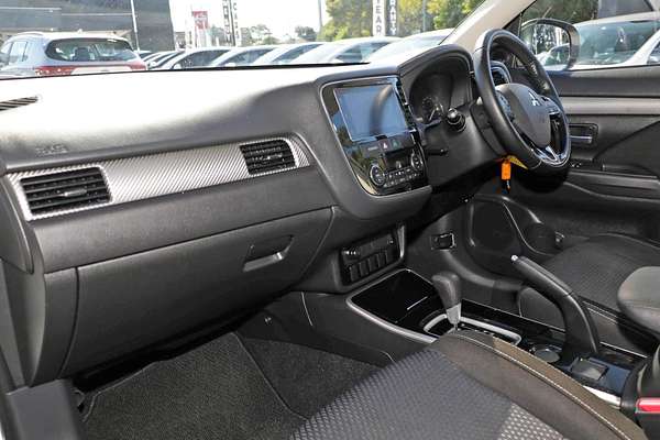 2016 Mitsubishi Outlander LS Safety Pack ZK