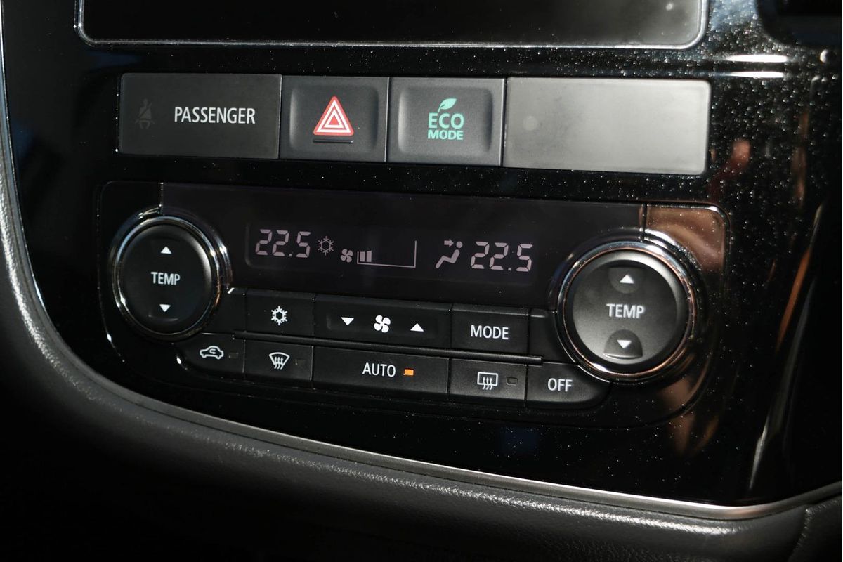 2016 Mitsubishi Outlander LS Safety Pack ZK