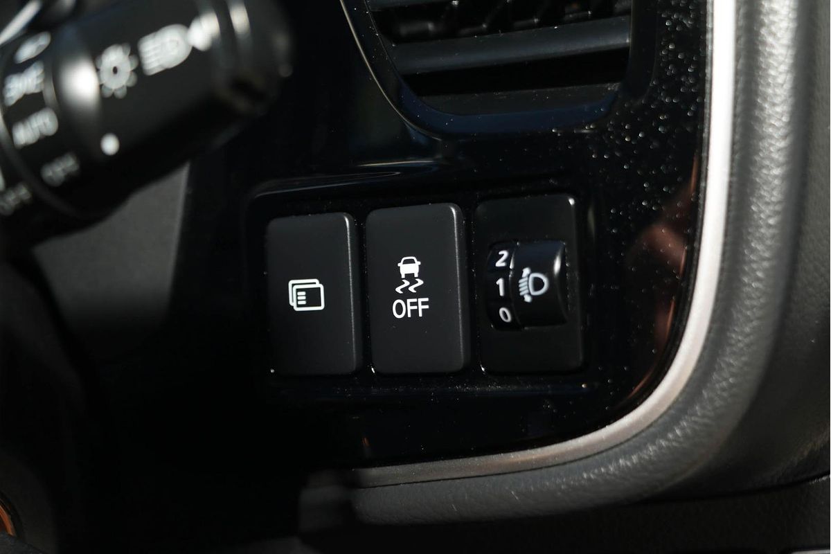 2016 Mitsubishi Outlander LS Safety Pack ZK