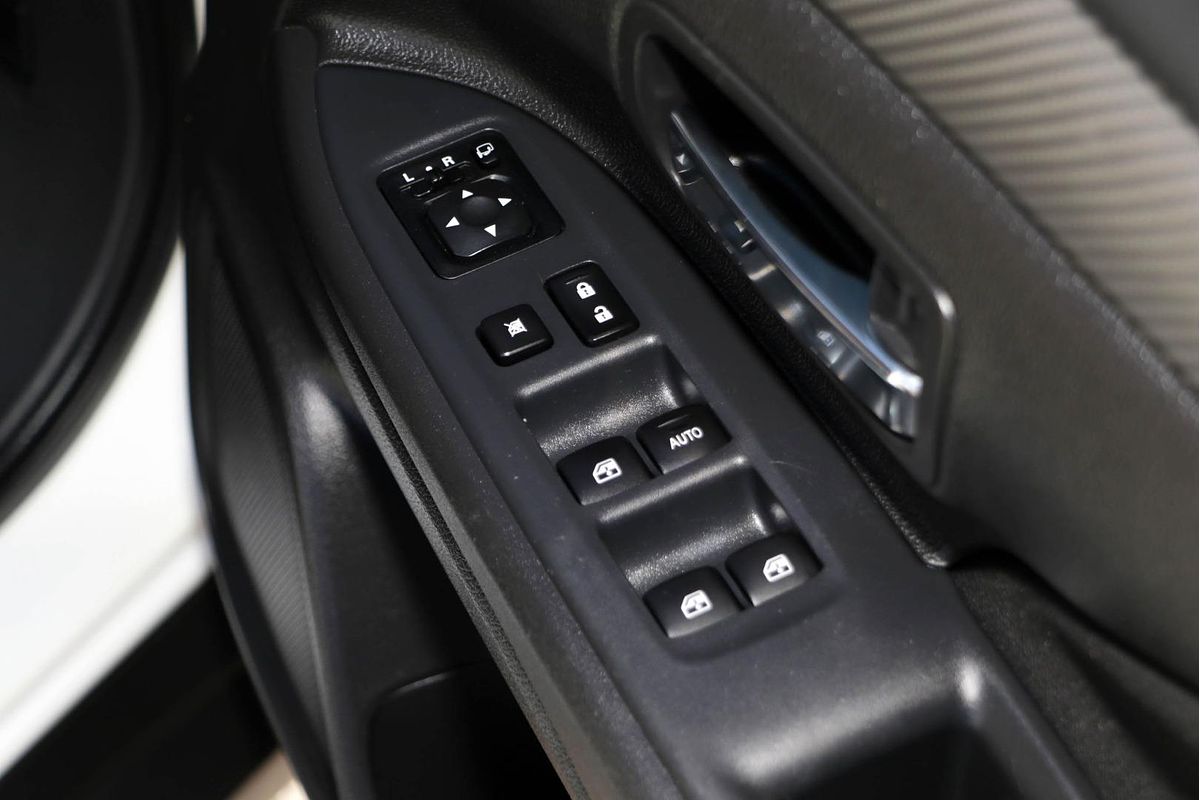 2016 Mitsubishi Outlander LS Safety Pack ZK