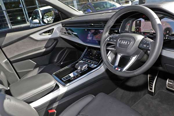 2024 Audi Q8 50 TDI S line F1