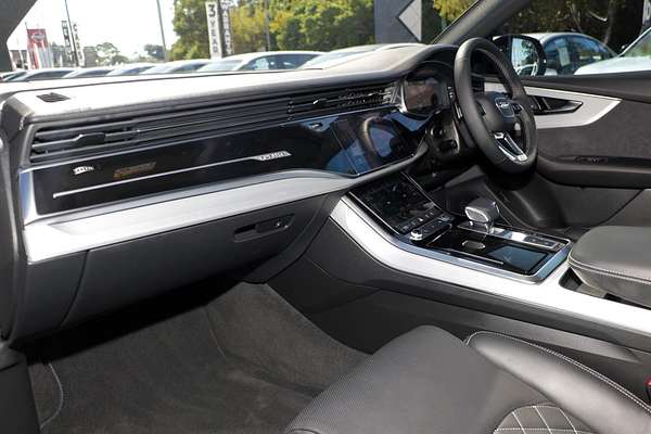 2024 Audi Q8 50 TDI S line F1