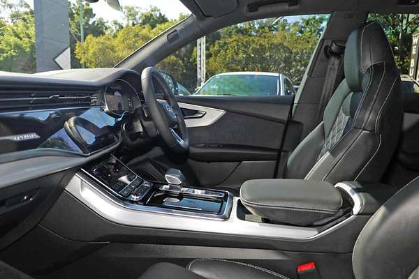 2024 Audi Q8 50 TDI S line F1