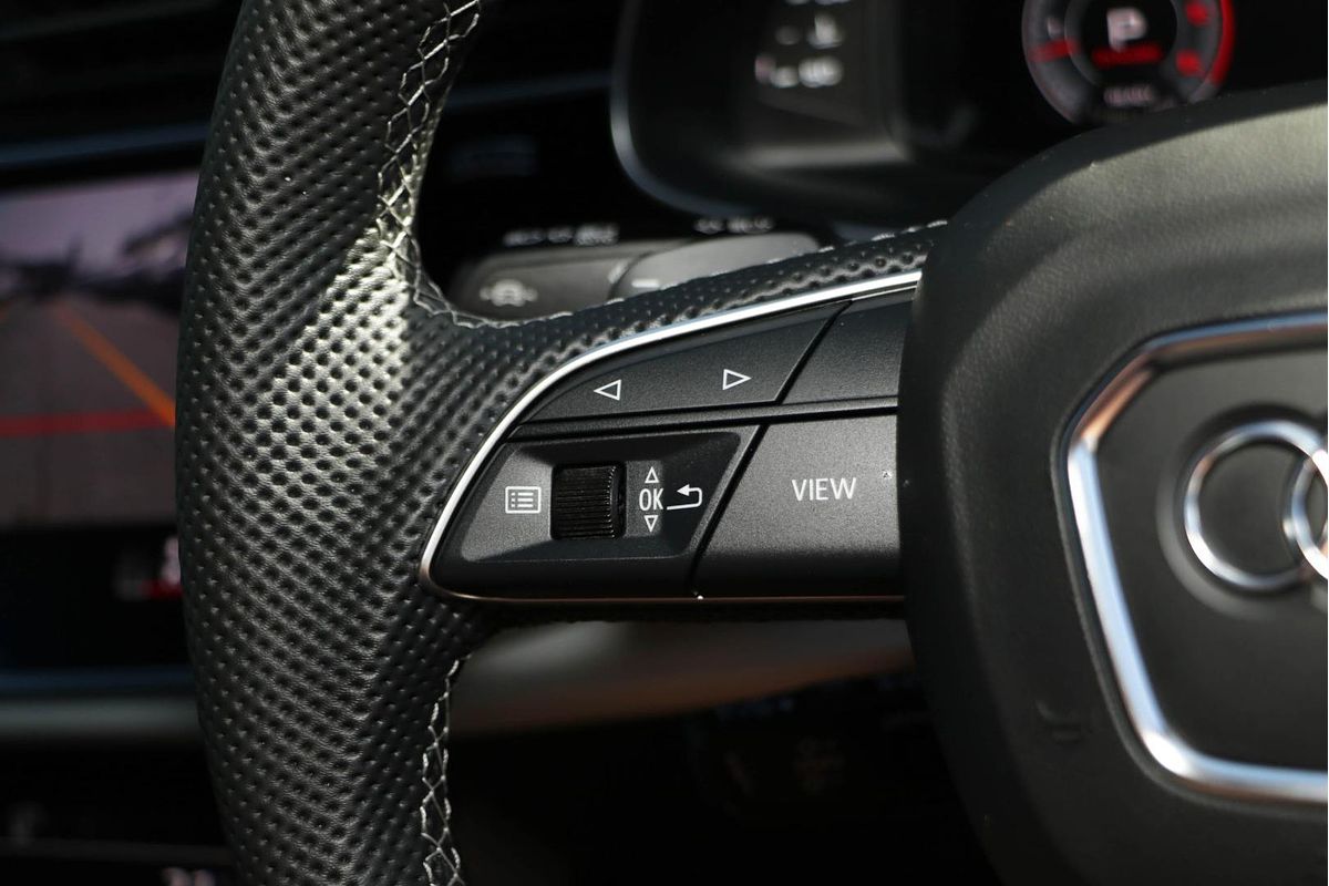 2024 Audi Q8 50 TDI S line F1